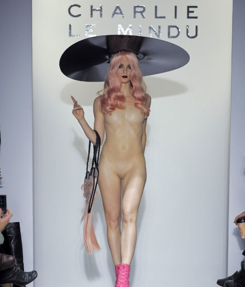 Чарли Ле Минду Charlie le naked