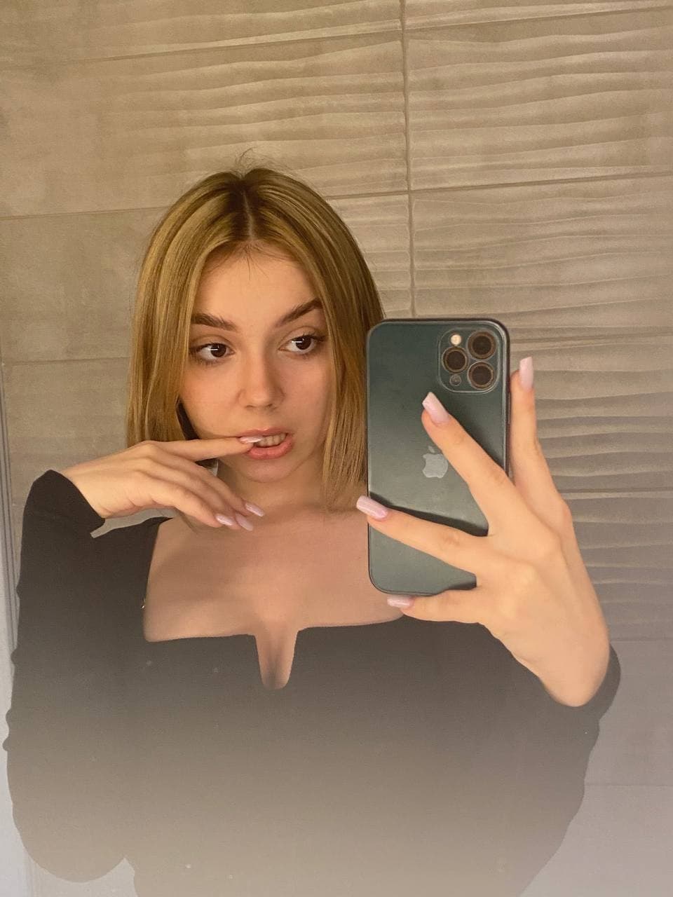 Iambobriha онлифанс