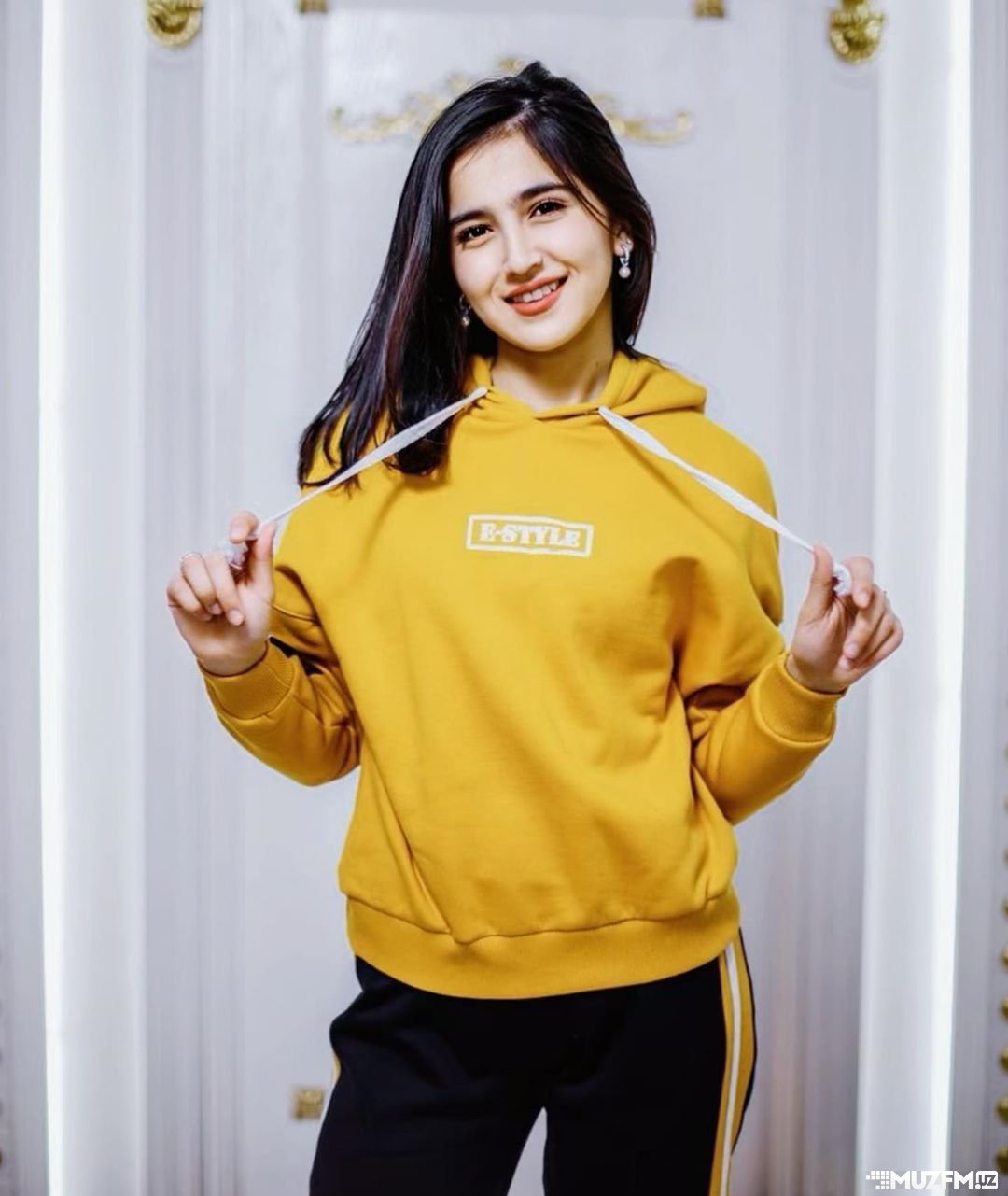 Санчита Чоудхари голая