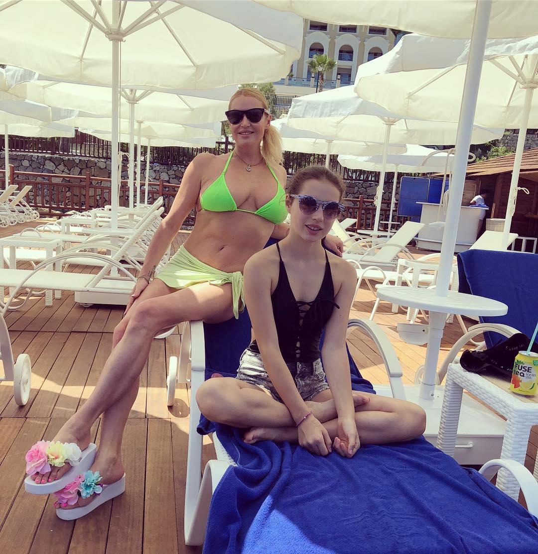 Шпагат Волочковой без трусов