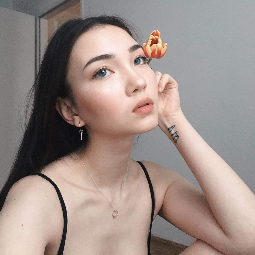 Айя Шалкар глаза
