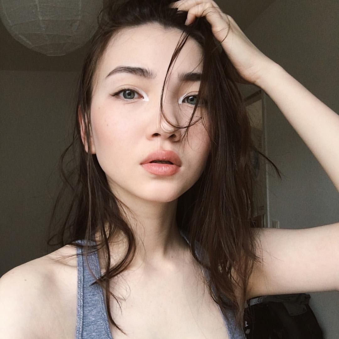 Айя Шалкар грудь