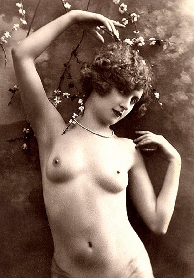 Голые женщины прошлого