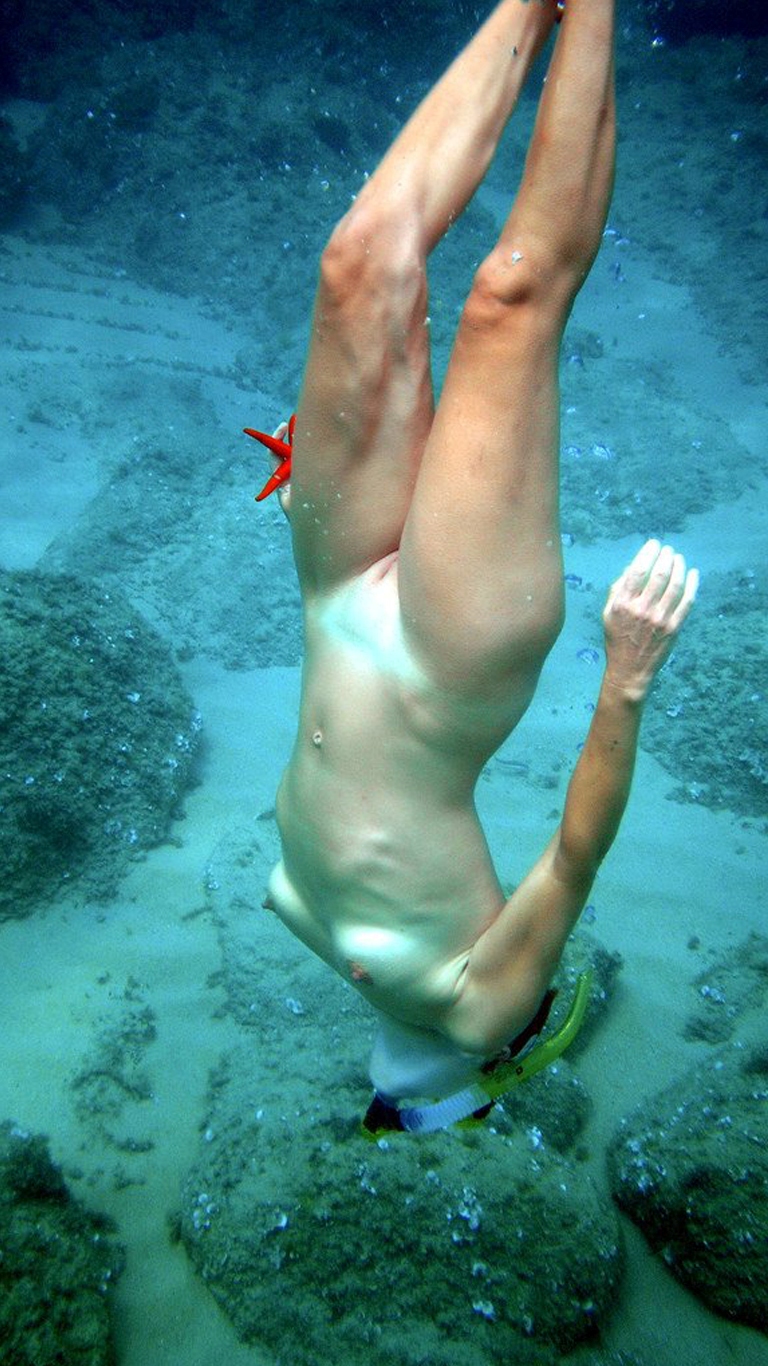 Подводное плавание голышом
