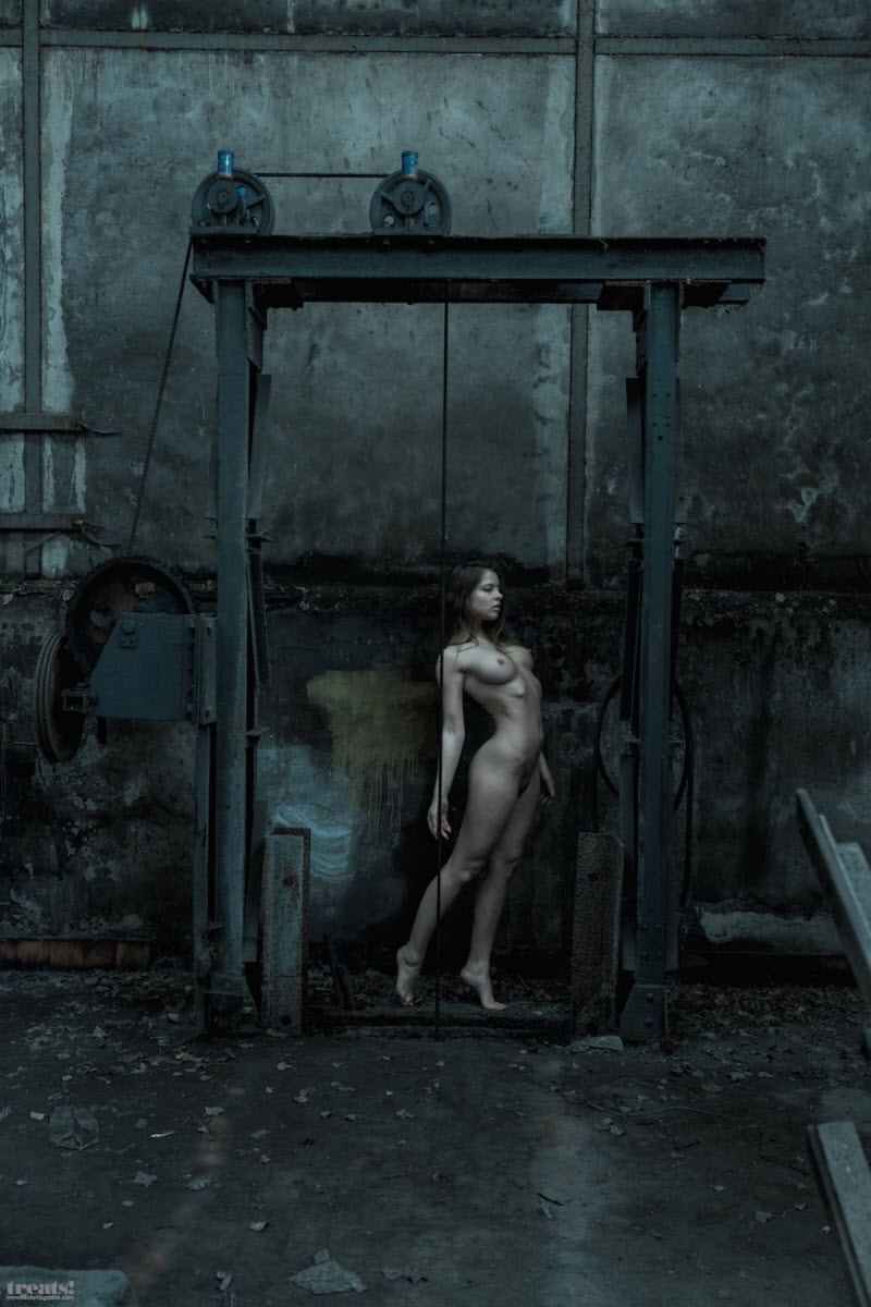 Трах в заброшенном здании