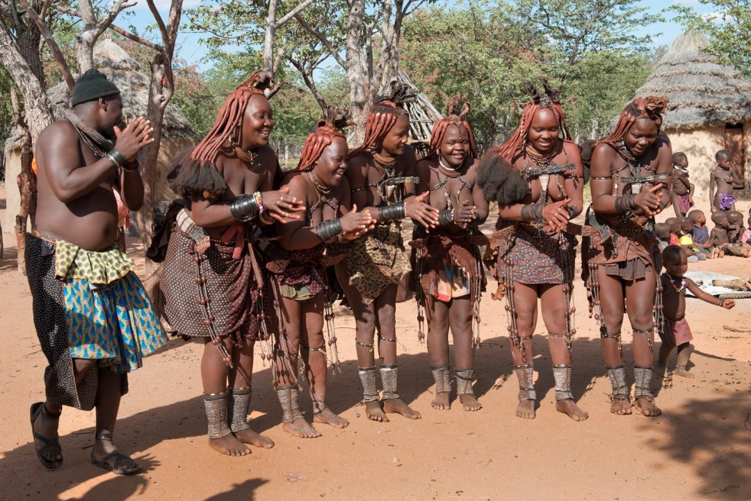 Spac1net.Himba women and younger(скачать видео с ютуба