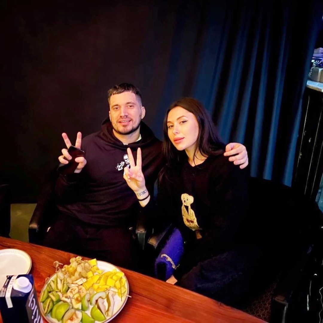 Паша техник и ева Карицкая