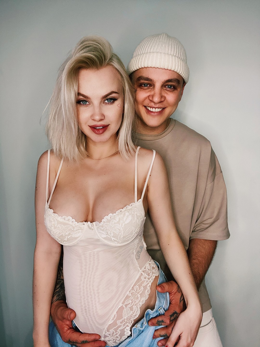 Меган Фокс в колготках