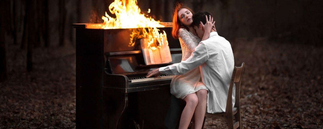 Руки на фортепиано