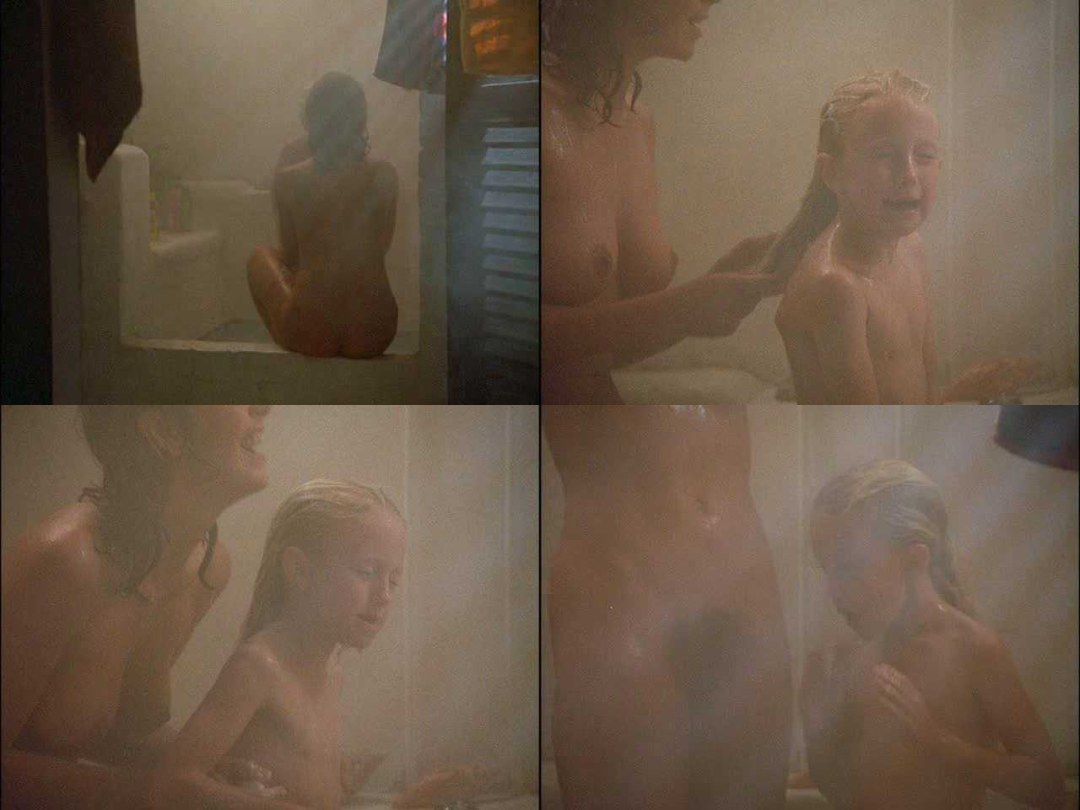 Голенькая Грета Тумберг