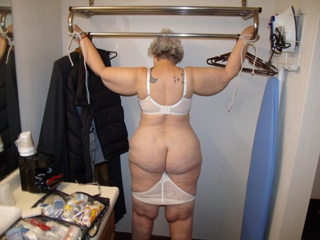 Толстые бабы без трусов