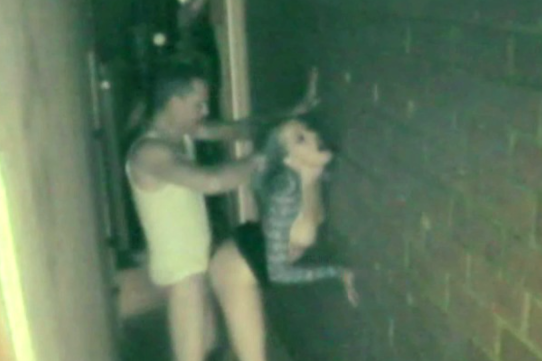 Скрытая камера в ночном клубе