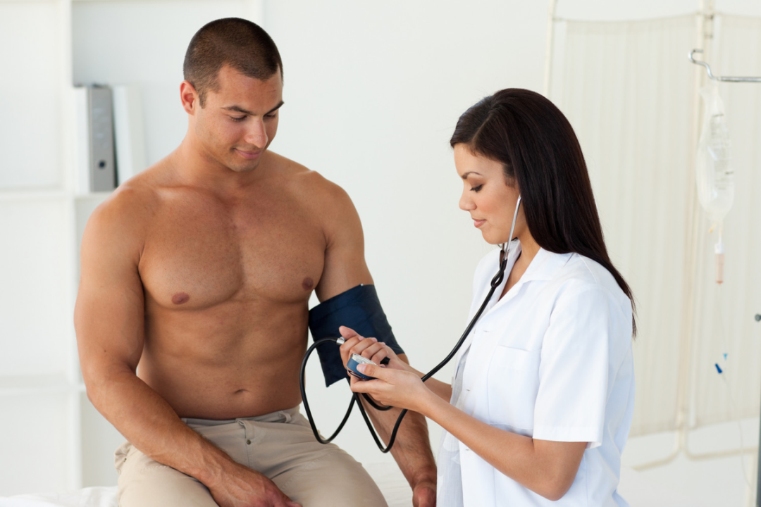 Медсестра и мужчина