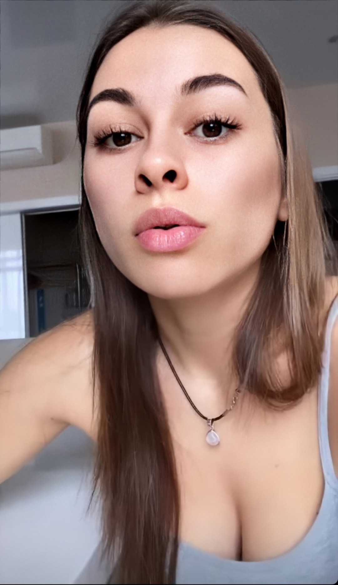 Лилли Липс