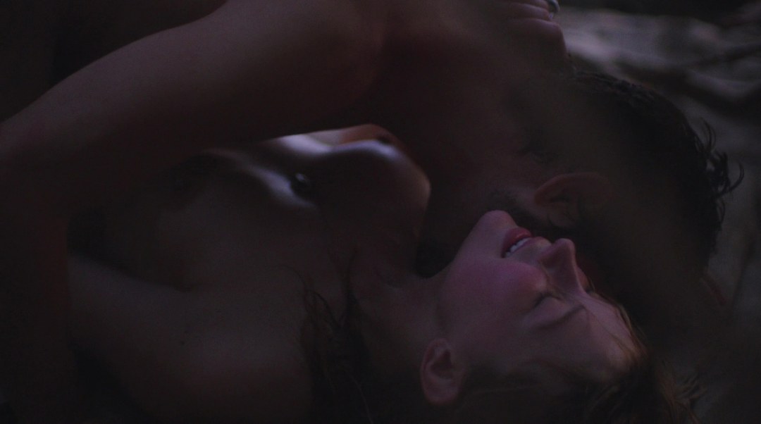 Хейли Беннетт горячие сцены