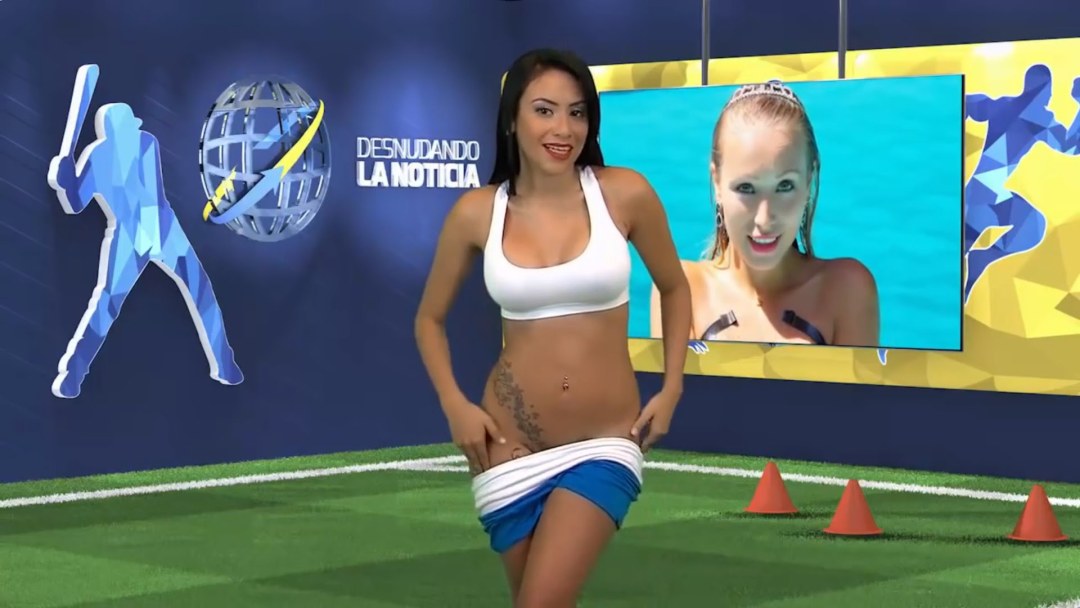 Девушка PLAYSTATION