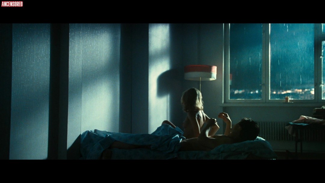 Кирстен Данст горячие в фильме Меланхолия