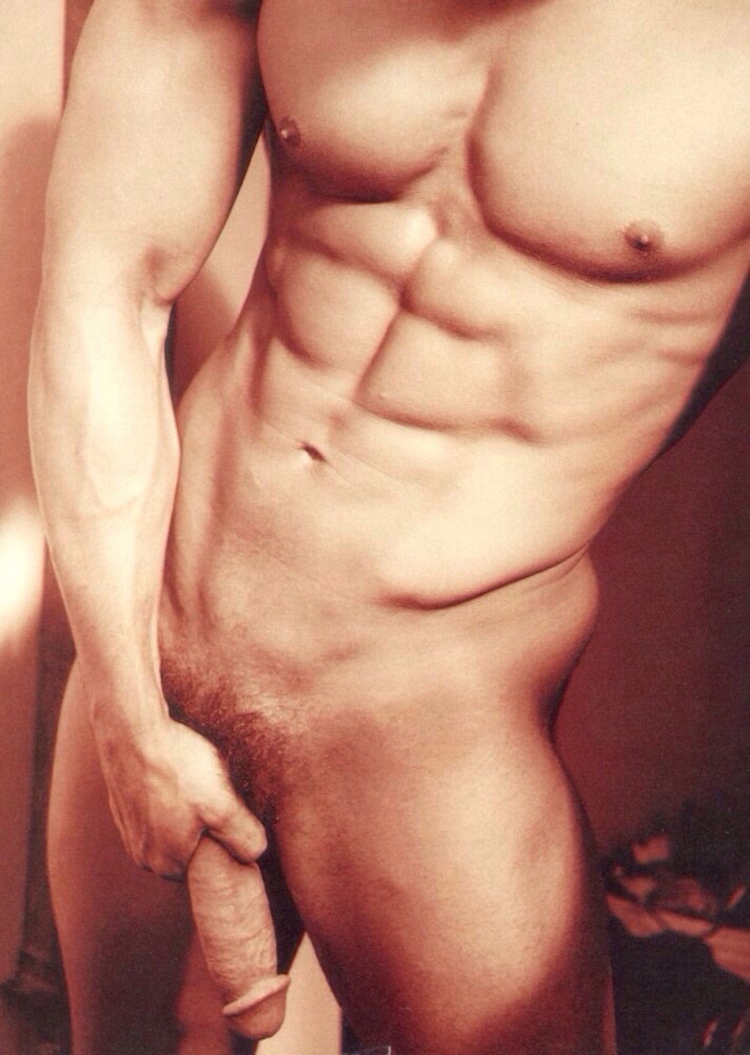 Парень с огромным членом домашнее