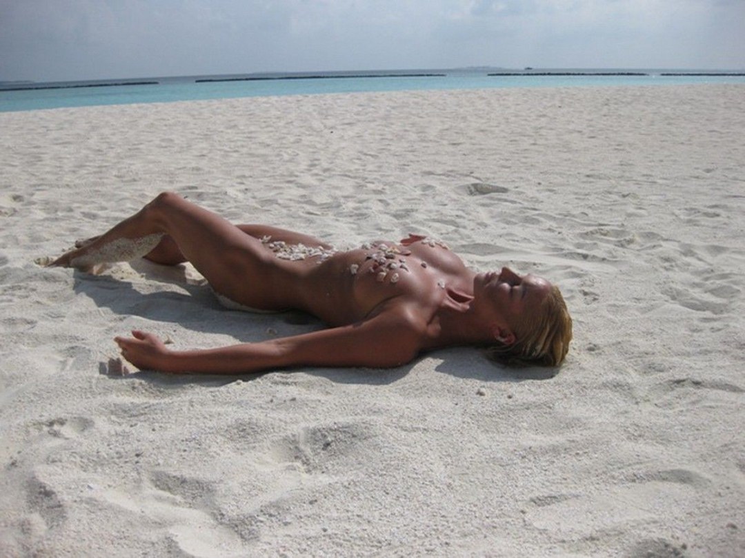 Голая Волочкова без трусов