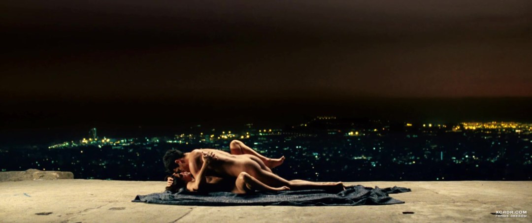 Голые бабы трах на крыше