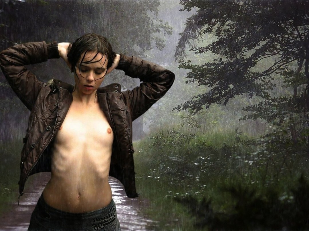 Голые женщины под дождем