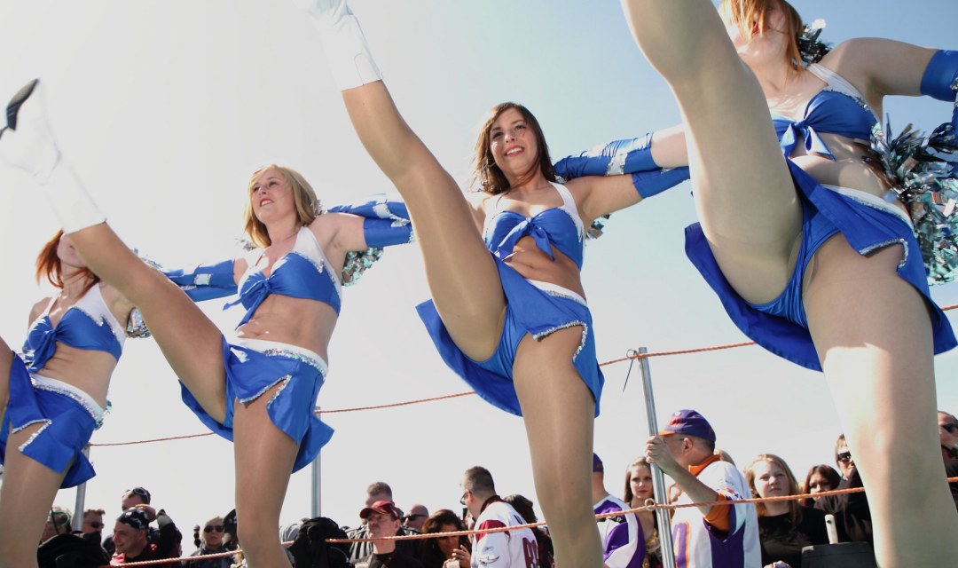 Трусики девушек группы поддержки