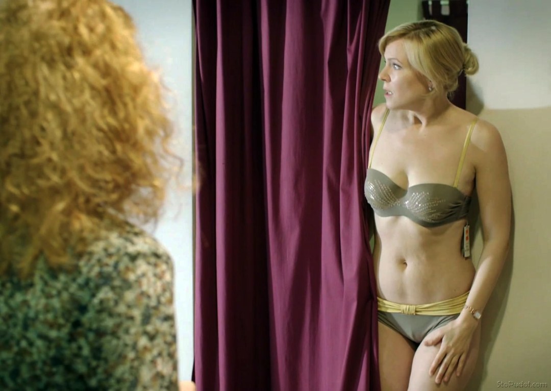 Актриса Мария Куликова в купальнике