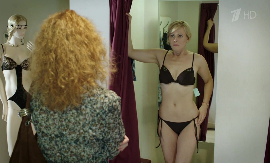 Мария Куликова в купальникк