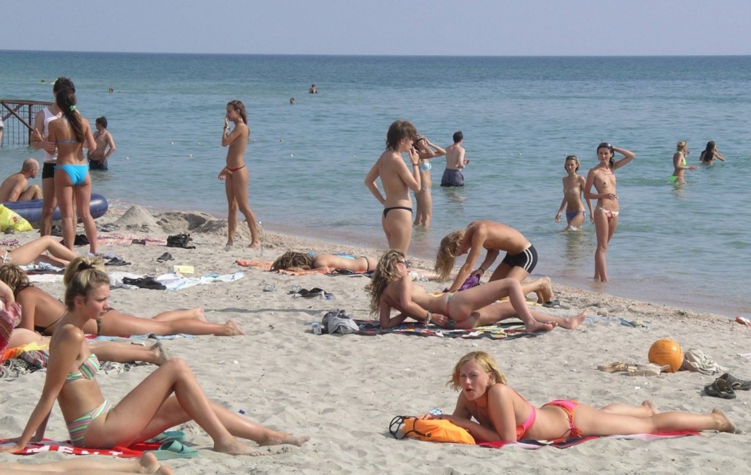 Нудистки на Азовском море