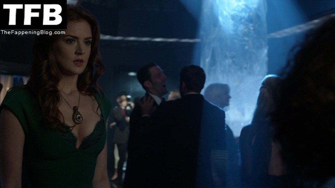 Мэгги Джилленхол попка