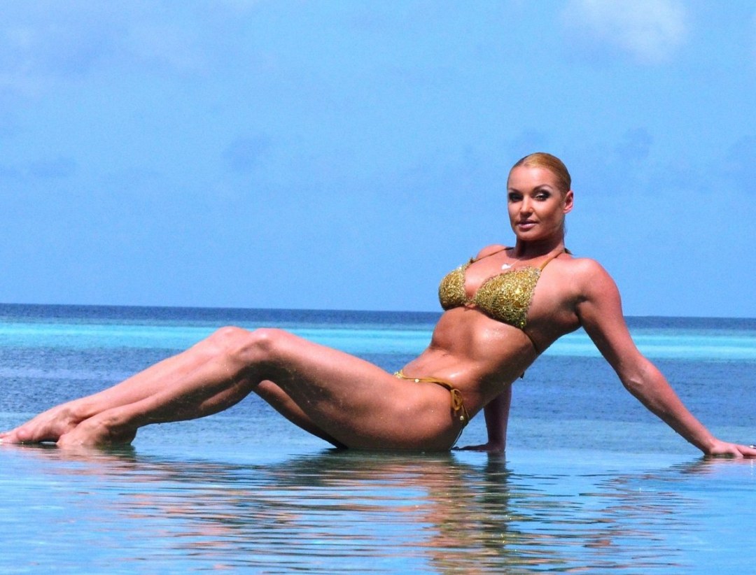 Анастасия Волочкова растяжка